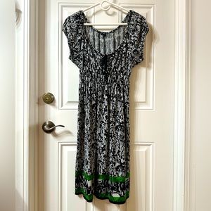 Max Edition Black and White with Green Stretchy Dress Size M